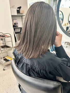 ヒビヲ(HIBIO) ダークアッシュグレージュイルミナカラーハイライト透けカラー