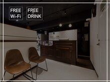 タイコーカン(TAIKOKAN Men's Hair Salon)の雰囲気（落ち着いた待合スペース。店内はＦｒｅｅ　Ｗｉｆｉ 完備です。）