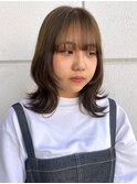 姫カット　顔周りカット　オリーブベージュ　外ハネミディアム