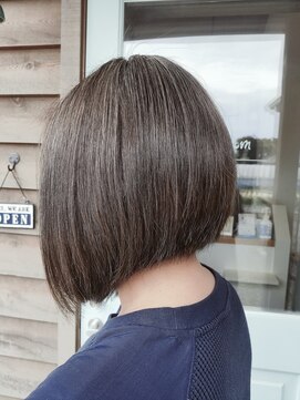 エニシ(Enishi) ハイライト＋イヤリングカラー＋前下がりボブ