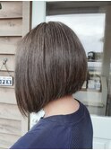 ハイライト+イヤリングカラー+前下がりボブ