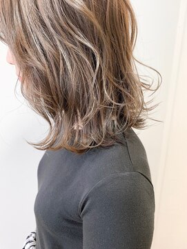 ライフ 星田店(Lyfe) 外ハネボブイメチェン_白髪ぼかしハイライト_267