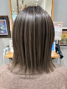 ハッシュバイリノア 喜連瓜破店(HASH by LINOAH)の写真/こだわりを持つ本物志向の大人女性の想いを叶える◆10年後の髪の事まで考え薬剤の開発・卸も手掛けています
