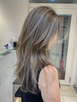 テトラ バイ ネオリーブ 横浜西口店(tetra by neolive)&nbsp;コントラストハイライトで筋感大人グレージュ横浜　N