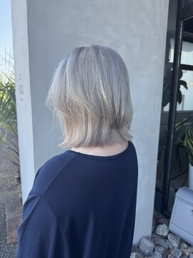 ソッチ(sotti.) ホワイトブロンド