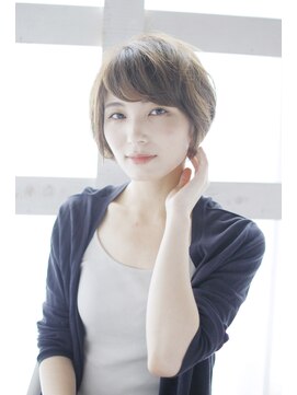 アジュテ(ajouter) ふんわりショートスタイル