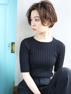 バース(BIRTH) 天神【BIRTH】大人かわいいセンターパートウエーブショート