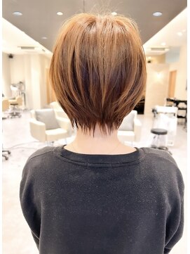 ヴィサージュタイム(VISAGE thyme) 襟足束感ショート/丸みショート/ショートボブ/ベージュ/