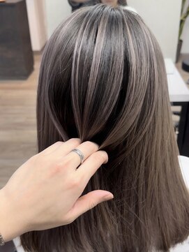 ヴィフ 大船(VIF) バレイヤージュ/ショコラアッシュ/小顔カット/モテ髪/前髪/大船