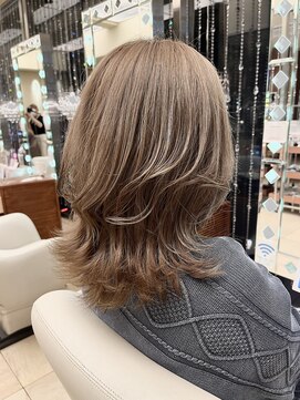 チップタップ 目白店(tip top) ベージュミディアムスタイル