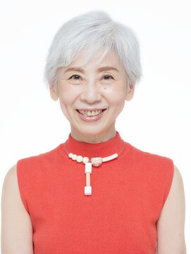 えがお美容室 奈良店 グレイヘアにオススメ◎大人ショートスタイル