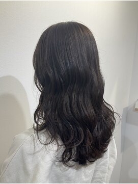 クク(coucou) 暗髪ウェーブ巻き×セミロング