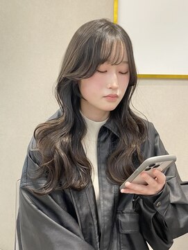 ローレン(Lolen.) 韓国風レイヤーカット/小顔に見せるヘア sayuri