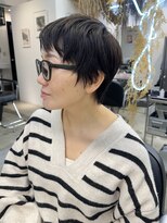 ショートカット くすみカラー ショートレイヤー 前髪カット