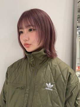 ローエ バイ デコ(Rohe by DECO) -Saki- ブリーチカラー、ピンクベージュ、レイヤーカット