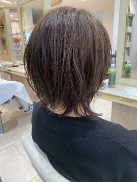 アッシュ 仙川店(Ash) 30代40代50代ウルフレイヤーくせ毛ショートくびれクラゲヘア