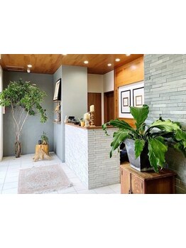 お子様が小さいママさんも大歓迎！落ち着いた空間作りで、気兼ねなくゆったりとサロンタイムを過ごせます♪