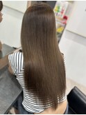 ブラウンベージュブリーチカラーレイヤーカット髪質改善エクステ