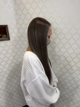 ロサ ファイブヘアー(Rosa..5Hair) マットアッシュ×スモーキーグレー