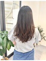 エブリ(evri)&nbsp;レイヤーカット　レイヤー　カラー　髪質改善　顔まわり　白髪