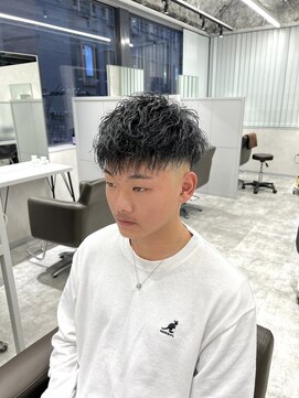 キートス(Kiitos) フェード0.4mm/9mm ツイストパーマ