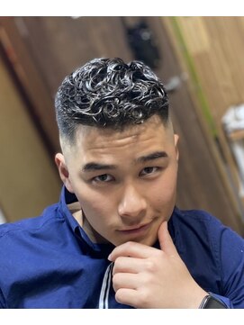 ピシャッとニ代目銀二郎 カールアイパー【広島/理容室/古民家バーバー二代目銀二郎】