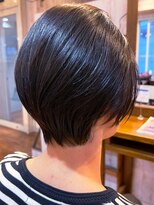 カミビトグロウ(kamibito glow)&nbsp;20代30代40代大人可愛い髪質改善前下がりショート小顔艶感