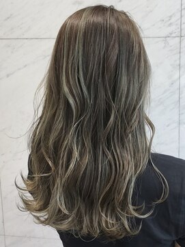 ベイリコルド(Bei Licoldo.) カーキグレージュ×ハイライト