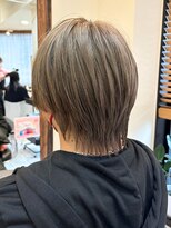 ヘアリゾート粋 トゥジュ 池袋東口店(tujuh)&nbsp;レイヤーショート/小顔カット/丸み/透明感カーキベージュ