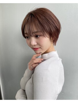 エアー 青山(AIR) 前髪あり耳掛け丸みくびれショートボブ20代30代40代50代60代