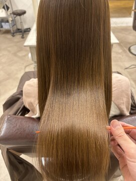 ラウ 門前仲町(Lawu) 髪質改善トリートメントで-5歳の艶髪に