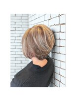 ネオエストログ(NeoestLog)&nbsp;ベージュハイライト×ショートボブ