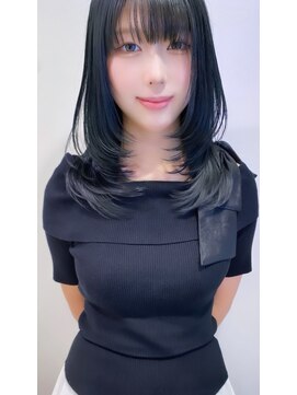 アマンドール(Aman D'or) レイヤーカット × Dark Bluege × シンデレラトリートメント