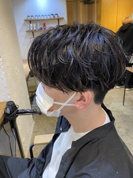 エルオム(EL.HOMME) 【YUKI】センターパート×スパイラルパーマ