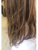 ユニ(uni)&nbsp;ハイライトカラー/グレージュ/レイヤーカット/２０代/３０代