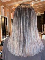 リード バイ ラグーン(LEAD by LAGOON)&nbsp;ミルクティーベージュダブルカラーハイライトバレイヤージュ