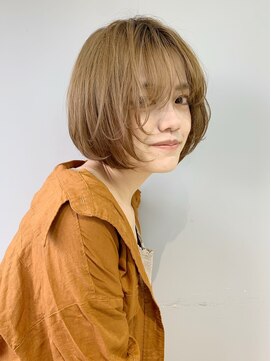 ヴェイン 渋谷(vain) ショートボブ 丸みボブ ベージュカラー 顔周りレイヤー