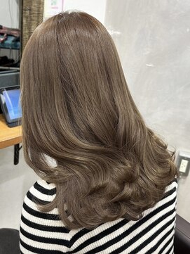 ロア 福岡天神本店(LORE) グレージュカラーレイヤーカットダブルカラーケアブリーチ