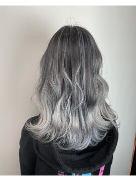 キラ(KIRA) ホワイトバレイヤージュ