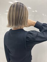 フェイバリットビューティシャルム(Favorite Beauty Charme) シャドウルーツカラー×切りっぱなしボブ×外ハネスタイル