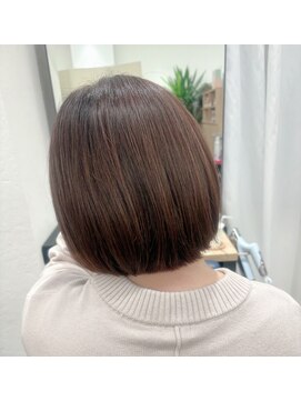 ウイ バイ ファースト 北四番丁店(u'i by first) 丸みグラデーションボブ