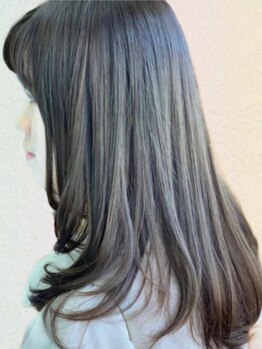 キューズ 津田沼(cue's)の写真/艶のある美髪縮毛矯正。クセやボリューム感のお悩みを解消、スタイリングを簡単に[イルミナカラー/津田沼]