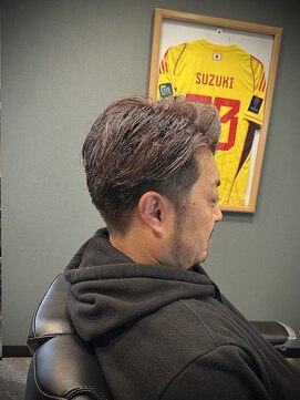 レオヘアワークス(LEO HAIR WORKS) 金メッシュ　新潟床屋　メンズサロン新潟市　新潟市中央区　女池