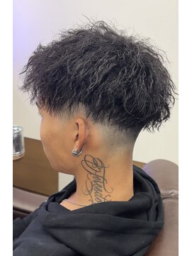 バタクラン(BATACLAN) ツイスト/パーマ/フェード/シェービング/バーバー/眉毛/メンズ