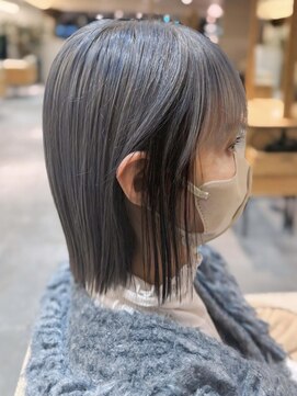 フリップビーアヴェダ(FLIP B AVEDA) 本八幡×ミディアムボブ×グレー×ケアブリーチ
