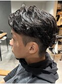 刈り上げセンターパート/波巻きツイストスパイラル/柏