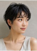 ウェットハンサムショート|束感バングの大人ショート