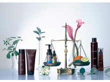 ヘッドスパメニューとホームケアを通じ、美しい髪を育む頭皮環境を提供します。