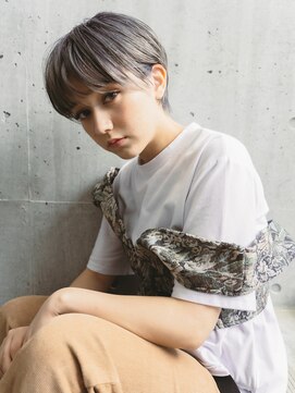 デビュー ヘアーメイク マッシュショート【グレージュカラー】