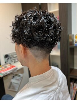 オムヘアーバイグルーマーズ(HOMME HAIR by GROOMER/S) アシメバング・フェードパーマ・hommehair2nd櫻井